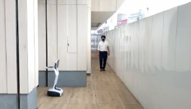 駅構内の複数ロボット運用実験
