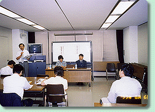 �u�ސE�O�̃{�����e�B�A�u���v�̗l�q