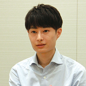 荒井 友宏氏