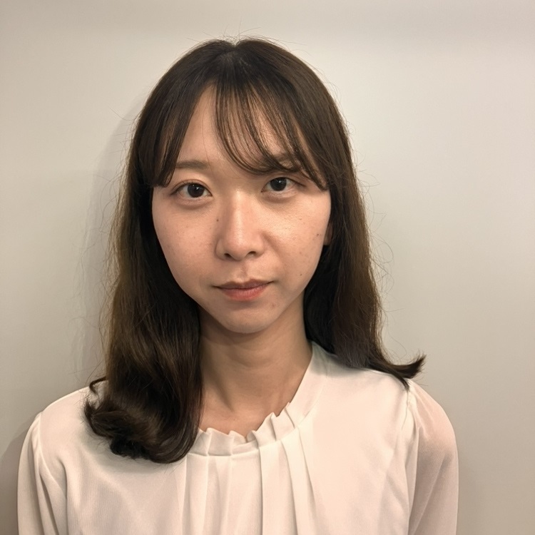 鴻巣 杏奈の顔写真