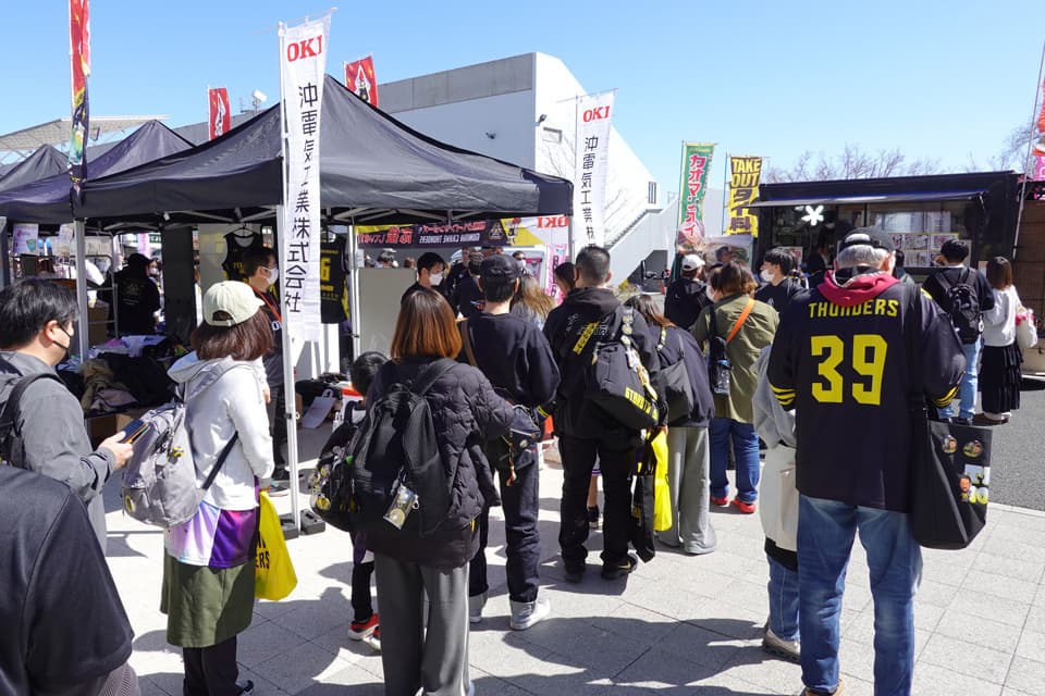 大盛況のOKI抽選会ブース