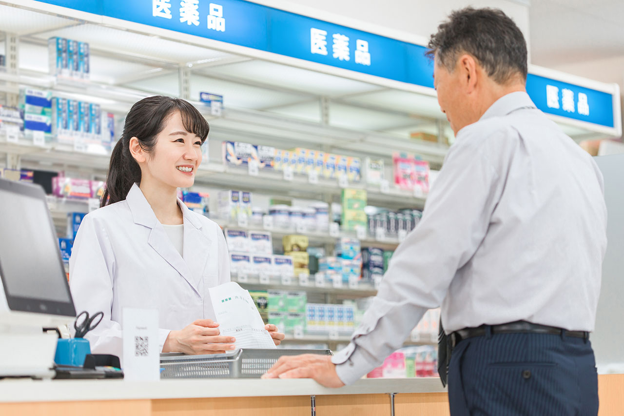 調剤薬局など医療機関にオススメ！レジ業務を効率化する硬貨紙幣つり銭機