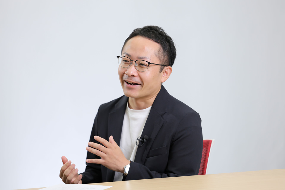官公営業本部官公営業統括室新規開発チームの大平哲也。ハンドボール選手として国体への出場経験もある。「チームで一致団結して業務を進めていくOKIのスタイルが合っている」と話す