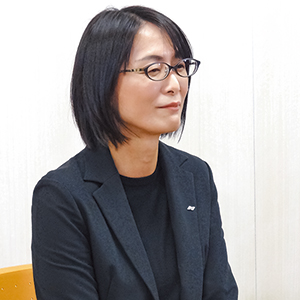 山崎 さゆり氏