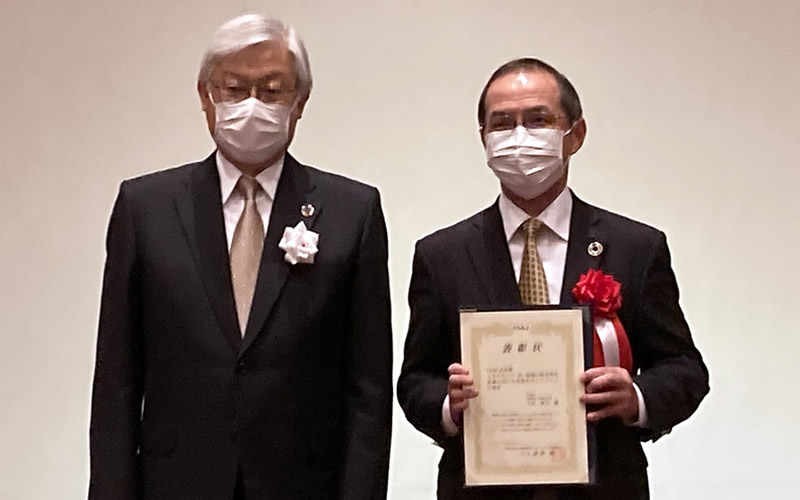 CIAJ新野前会長（左）と千村氏（右）