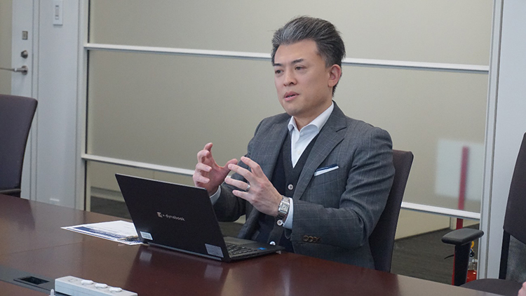 グローバル事業推進本部 新規ビジネス開拓部 河村部長の写真