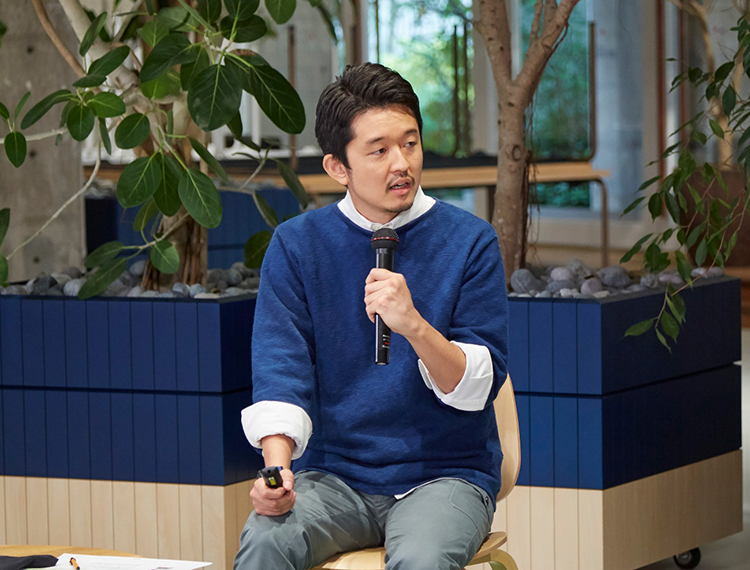 コクヨ・酒井氏の写真