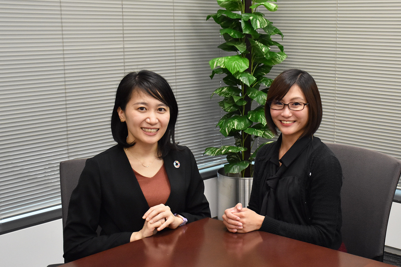 メディカルアドバイザーの上田悠理様(右)とOKIの武市梓佐(左)