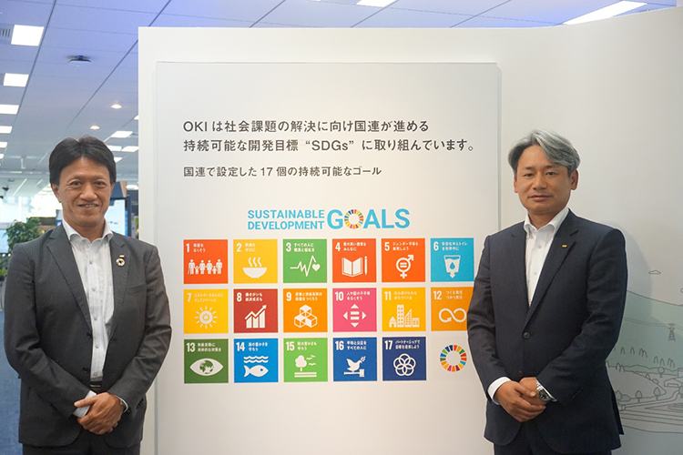 藤原CINO兼CTO(左)とロンコ・ジャパン福西社長(右)の写真