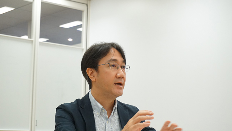 岩井部長の写真